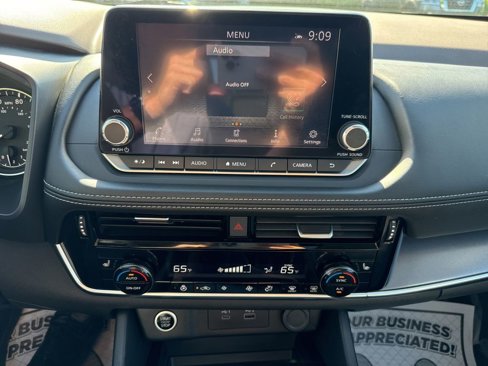 Used 2022 Nissan Rogue SV w/ SV Premium Package image 30