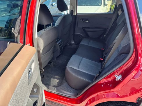 Used 2021 Nissan Rogue SV image 21