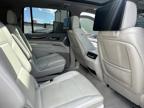 Used 2021 Cadillac Escalade ESV Premium Luxury Platinum image 22