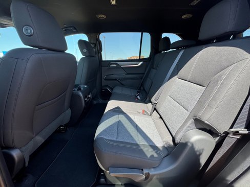 New 2026 GMC Acadia Elevation image 13
