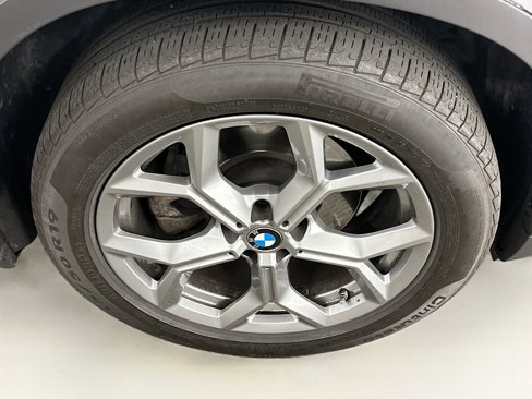 Used 2024 BMW X4 xDrive30i w/ Parking Assistance Package image 11