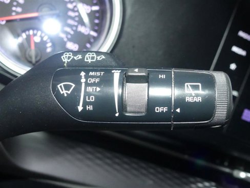 Used 2022 Kia Carnival LX image 34