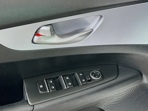 Used 2024 Kia Forte LXS image 15