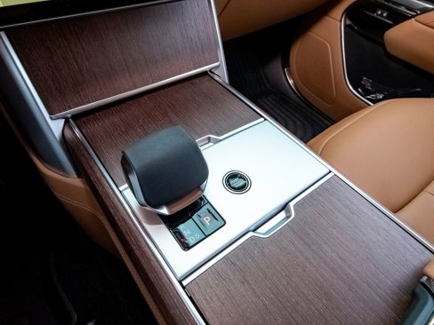 New 2025 Land Rover Range Rover SE image 27