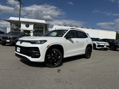 New 2025 Volkswagen Tiguan SE R-Line image 1