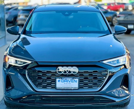 Used 2024 Audi Q8 e-tron Premium image 36
