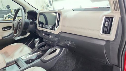 Used 2025 Nissan Frontier SV w/ SV Convenience Package image 23