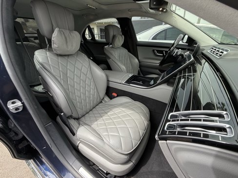 Used 2022 Mercedes-Benz S 500 4MATIC w/ AMG Line Package image 12