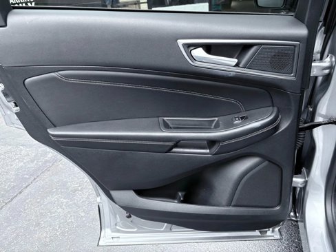 Used 2023 Ford Edge Titanium image 13