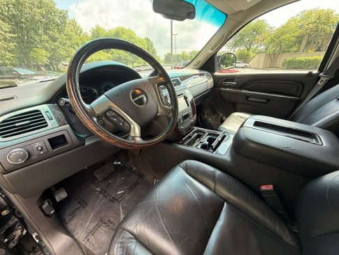 Used 2011 GMC Yukon XL Denali image 16