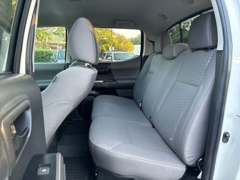 Used 2022 Toyota Tacoma SR5 w/ Technology Package image 25