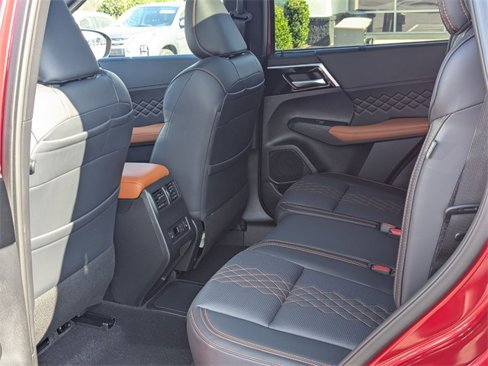 New 2025 Mitsubishi Outlander SEL image 19