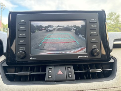 Used 2021 Toyota RAV4 XLE Premium image 39