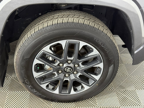 Used 2025 Toyota Tundra Limited image 12