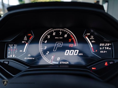 Used 2021 Lamborghini Huracan EVO image 17