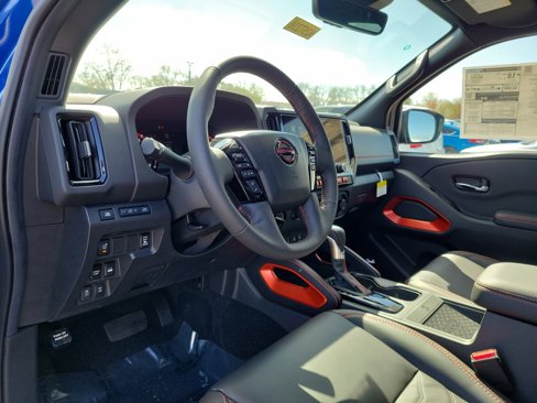 Used 2025 Nissan Frontier PRO-4X image 19