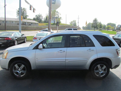 Used 2009 Chevrolet Equinox LT w/ LT Preferred Equipment Group image 2