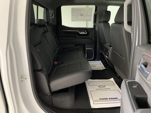 New 2026 GMC Sierra 1500 SLT w/ SLT Convenience Package image 40