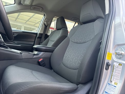 Used 2022 Toyota RAV4 XLE image 11