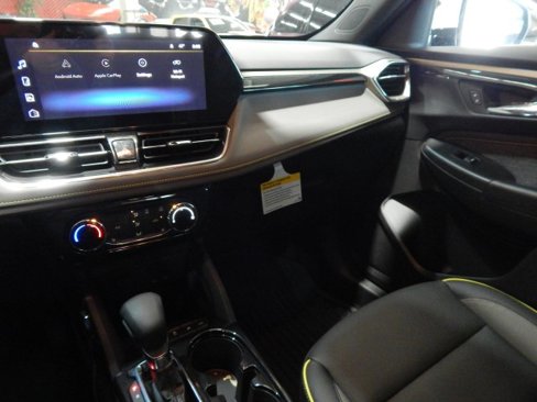 Used 2025 Chevrolet TrailBlazer ACTIV image 22