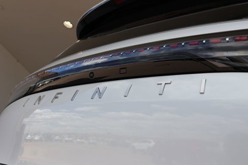 New 2025 INFINITI QX80 Luxe image 26