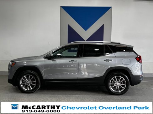 Used 2024 GMC Terrain SLT image 7