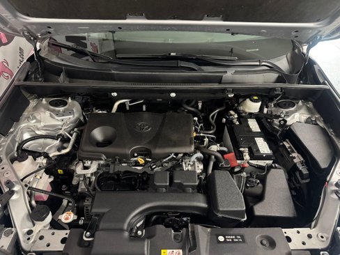 Used 2022 Toyota RAV4 XLE image 6