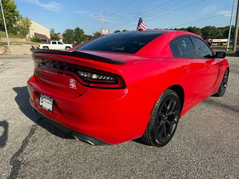 Used 2022 Dodge Charger SXT w/ Blacktop Package image 3