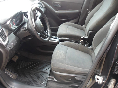 Used 2020 Chevrolet Trax LS w/ Tint and Cruise Package image 6