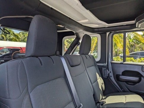 Used 2020 Jeep Wrangler Unlimited Sport image 29