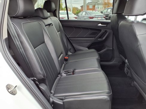 Certified 2022 Volkswagen Tiguan SE image 11
