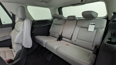 New 2025 Ford Expedition Active image 38