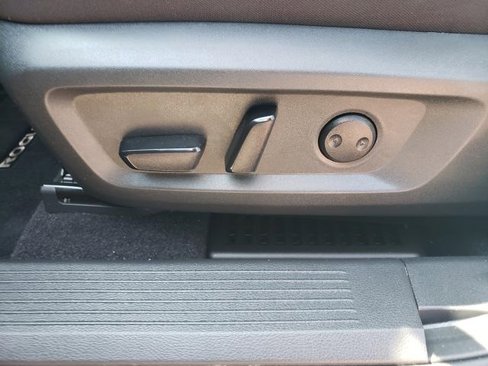 Used 2023 Nissan Rogue SV image 18