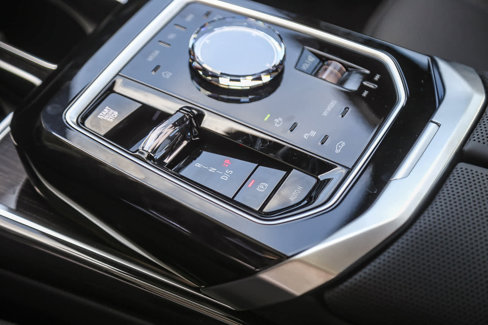 New 2026 BMW 760i xDrive w/ Premium Package image 16
