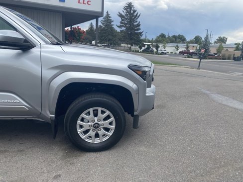 Used 2025 Toyota Tacoma SR5 image 14