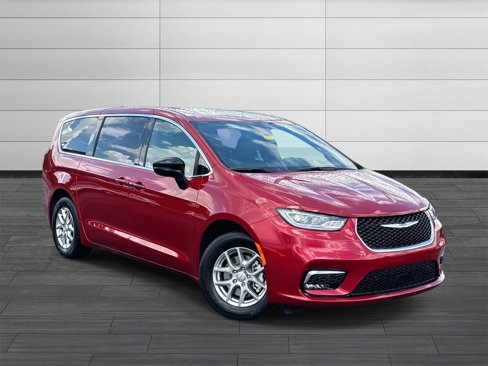 New 2026 Chrysler Pacifica Select image 2