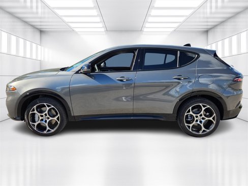 New 2025 Alfa Romeo Tonale w/ Premium Package image 2