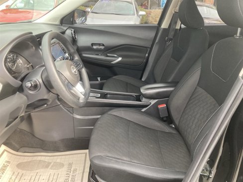Used 2024 Nissan Kicks SV image 9