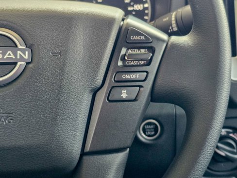 Used 2025 Nissan Frontier SV image 43