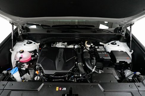 Used 2025 Hyundai Santa Fe XRT image 3