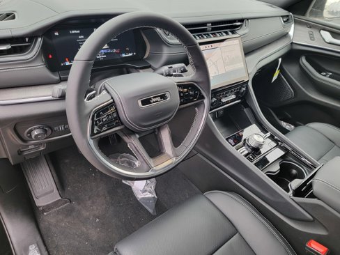New 2025 Jeep Grand Cherokee Overland w/ Luxury Tech Group IV image 13