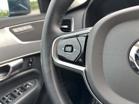 Certified 2025 Volvo XC90 B5 Core image 27