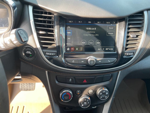 Used 2019 Chevrolet Trax LT w/ LT Convenience Package image 4