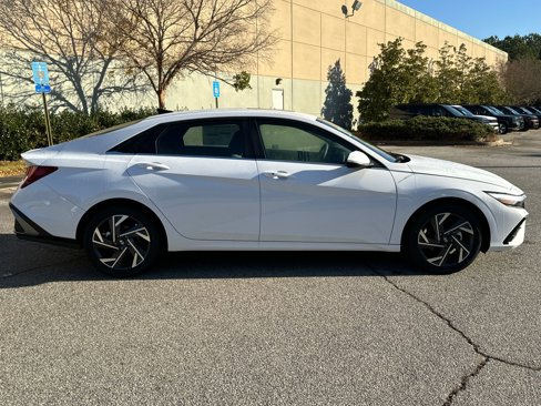 Used 2025 Hyundai Elantra SEL image 4