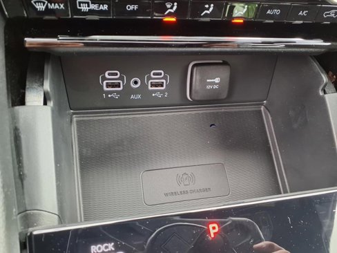 New 2025 Jeep Grand Cherokee Overland w/ Luxury Tech Group IV image 15