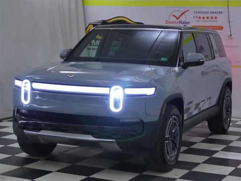 Used 2025 Rivian R1S Adventure image 3