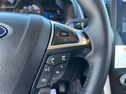 Used 2024 Ford Edge SEL image 32