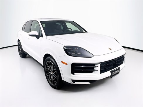 Used 2025 Porsche Cayenne image 7