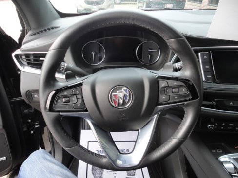 Used 2024 Buick Enclave Avenir w/ Avenir Technology Package image 5