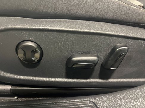Used 2025 Volkswagen Jetta SE image 23